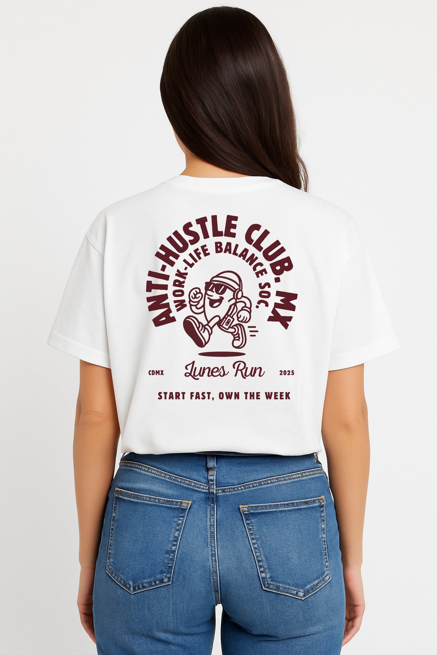 Playera oversize blanca unisex con estampado deportivo Work Life Running Athletics de DOPAMYN
