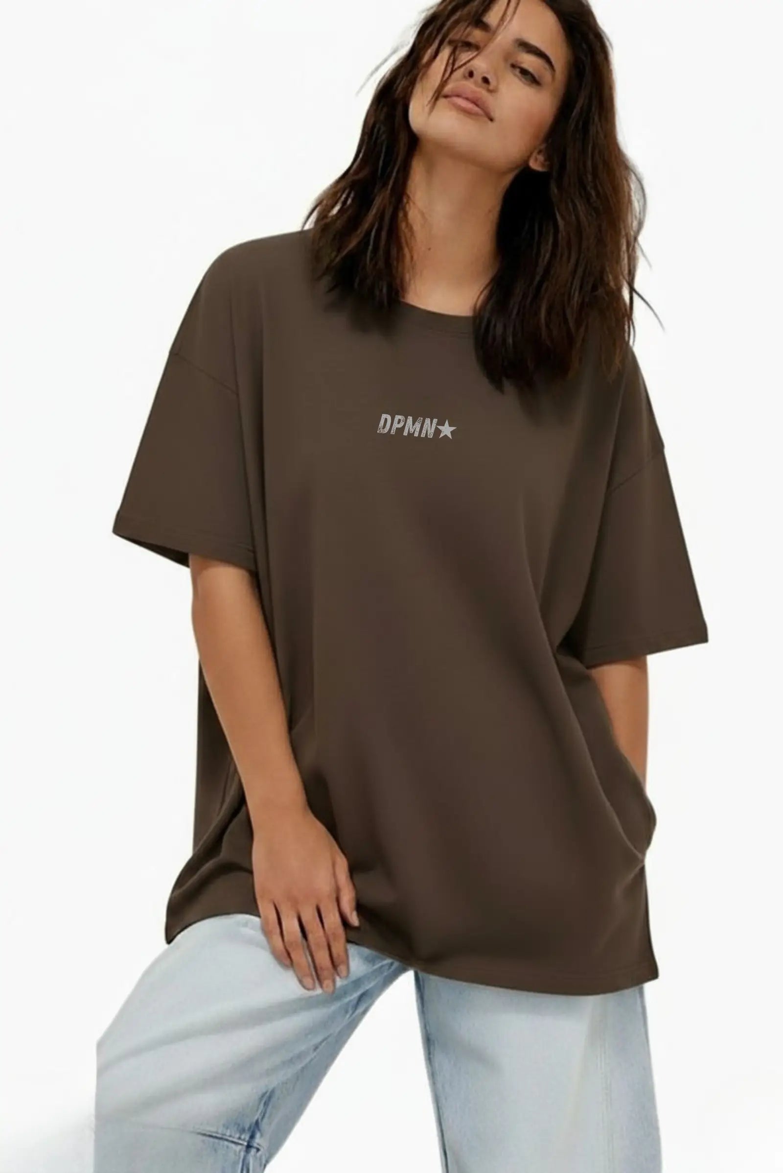 Playera DPMN oversized tee café logo DPMN estrella frontal streetwear unisex DOPAMYN