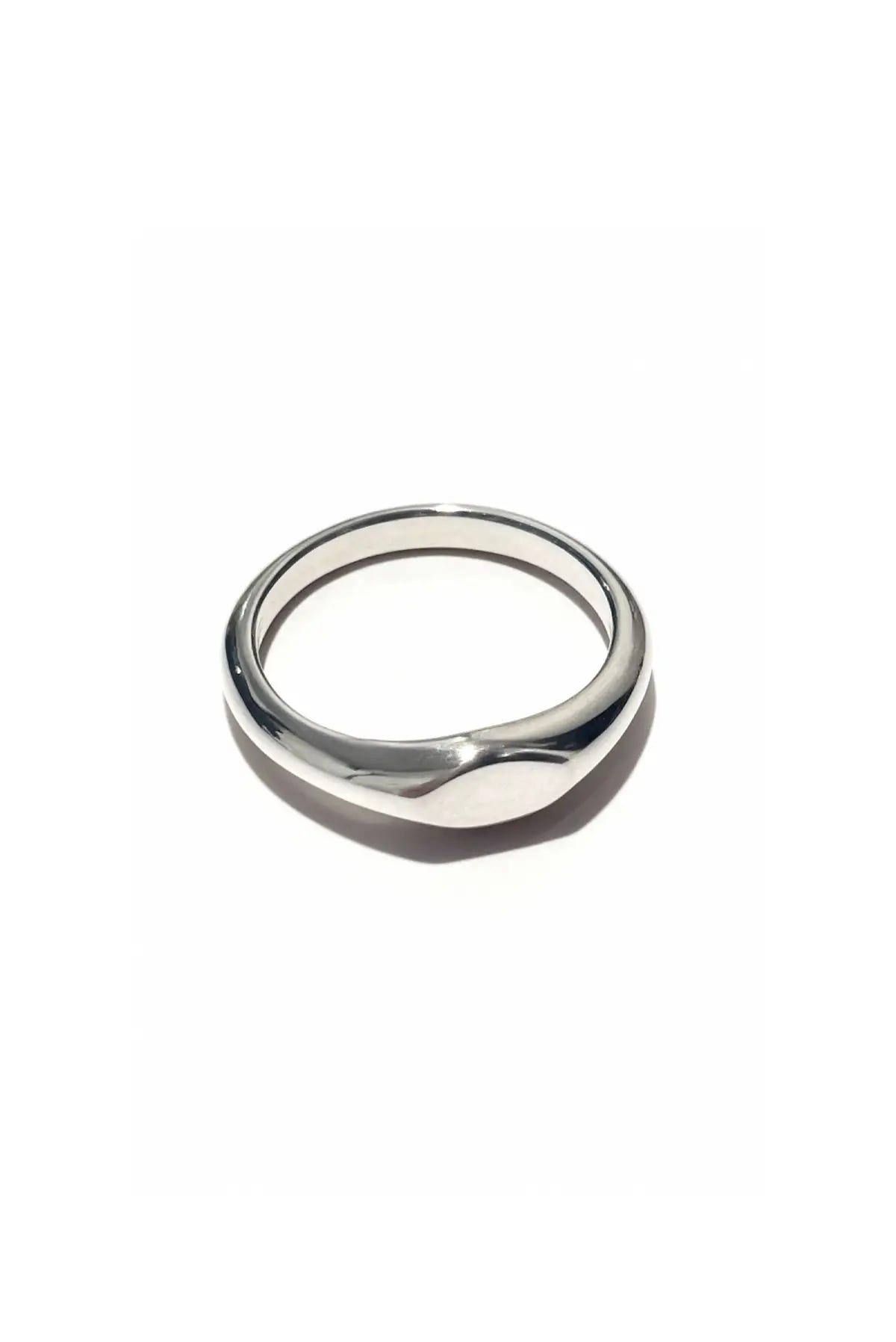 Anillo Oval en plata .950 unisex diseño minimalista artesanal DOPAMYN
