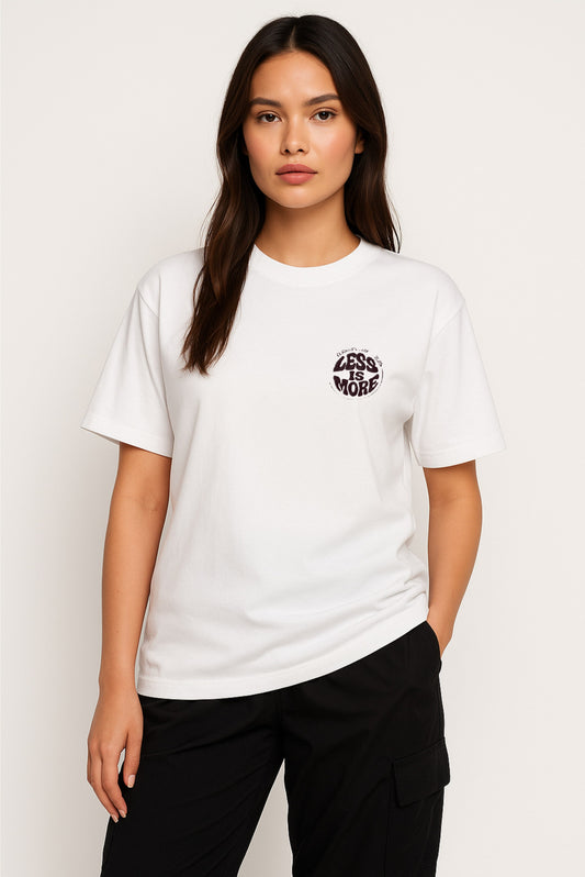 Playera Less is More minimalista, unisex y blanca DOPAMYN
