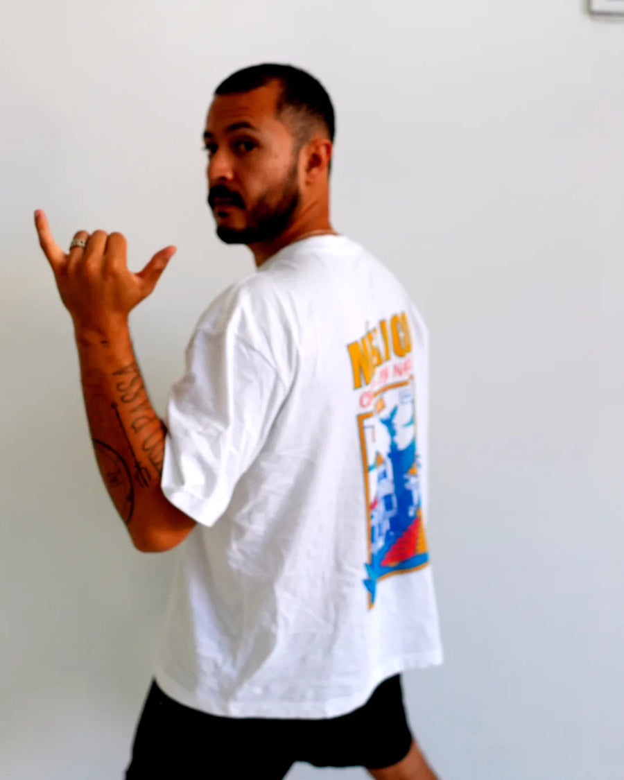 México Oversized Tee en la calle, estilo DPMN★